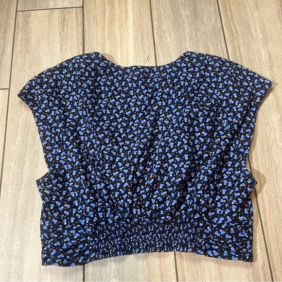 FREE PEOPLE Havana Honey V-Neck Woven Crop Top in Heart Print Blue Sz Large - Picture 4 of 6
